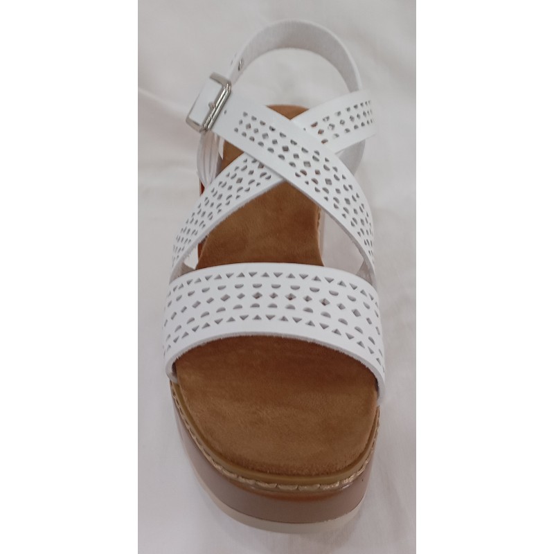 Sandalia branca plataforma /vegan